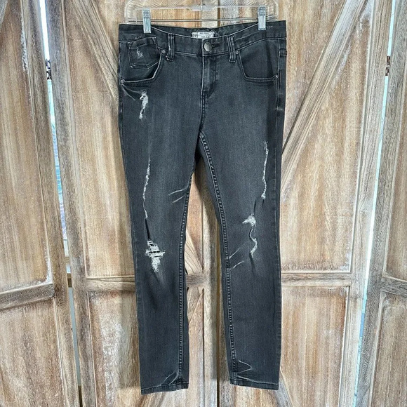 Free People Distressed Charcoal Cropped Jeans - Picture 1 of 7